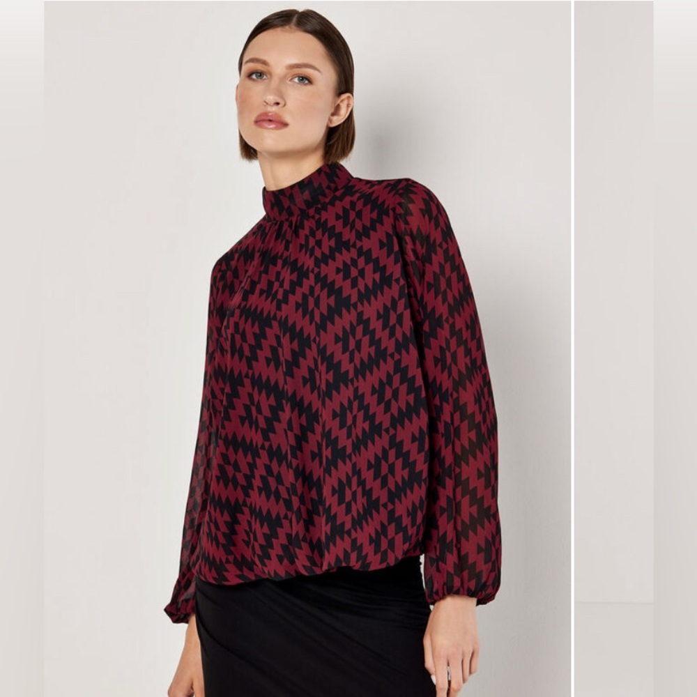 APRICOT Burgundy and Navy Geometric Top
